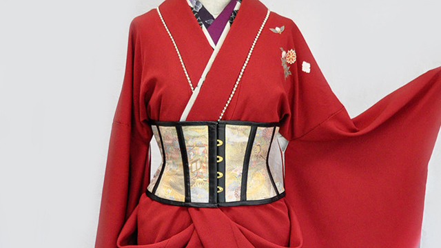 WagakkiBnad “Hanabi” music video (Vocal,the red Kimono dress)